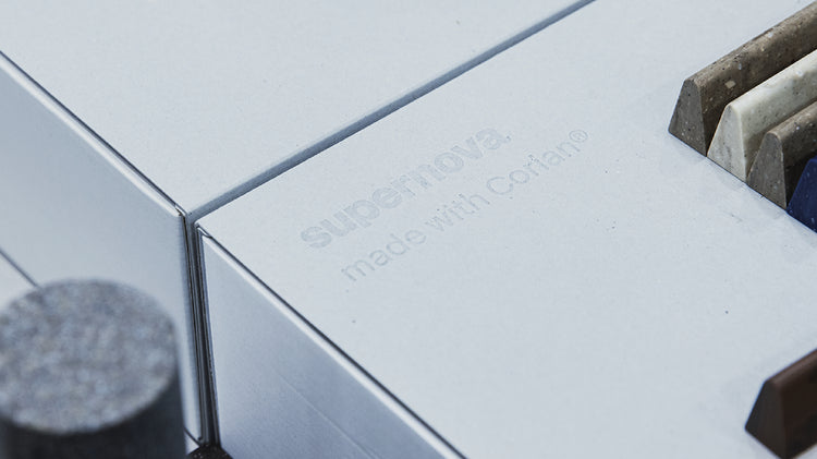 ネーミングの由来：超新星としてのsupernova